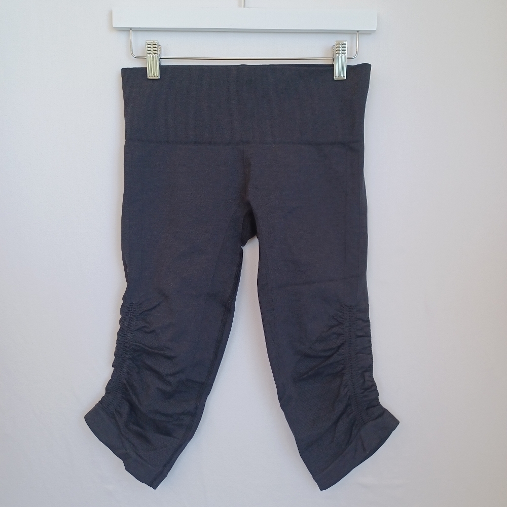Lululemon Ebb to Street Crop Seamless Ruched Yoga Leggings Gray Women Size 4-6